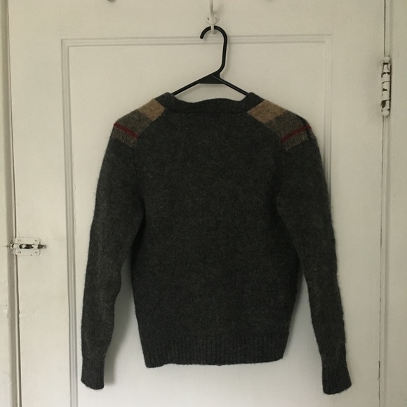 Vintage-Looking Shetland Wool Cardigan - Picture 3 of 8